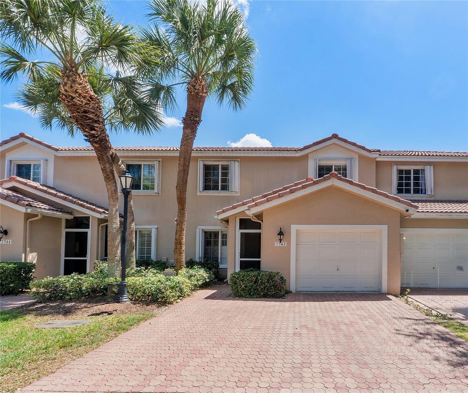 Image 3 of property listing at 7342 NW 62nd Ter, Parkland, FL 33067
