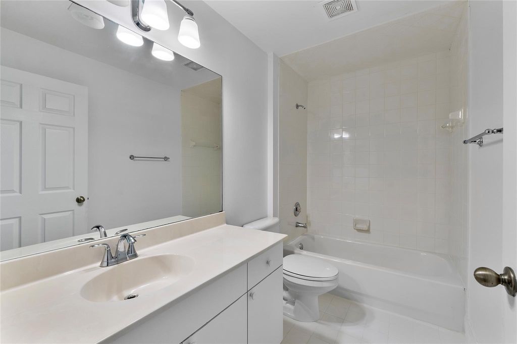 Image 30 of property listing at 7342 NW 62nd Ter, Parkland, FL 33067