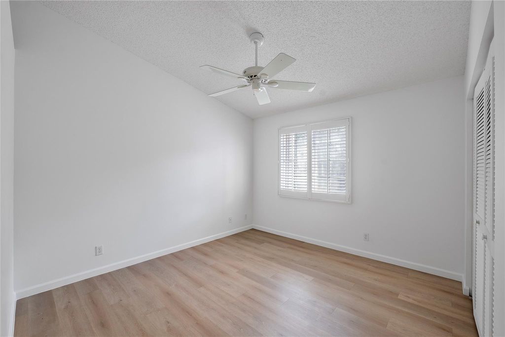 Image 31 of property listing at 7342 NW 62nd Ter, Parkland, FL 33067