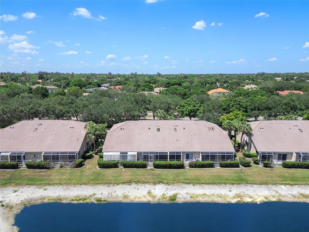 Image 34 of property listing at 7342 NW 62nd Ter, Parkland, FL 33067