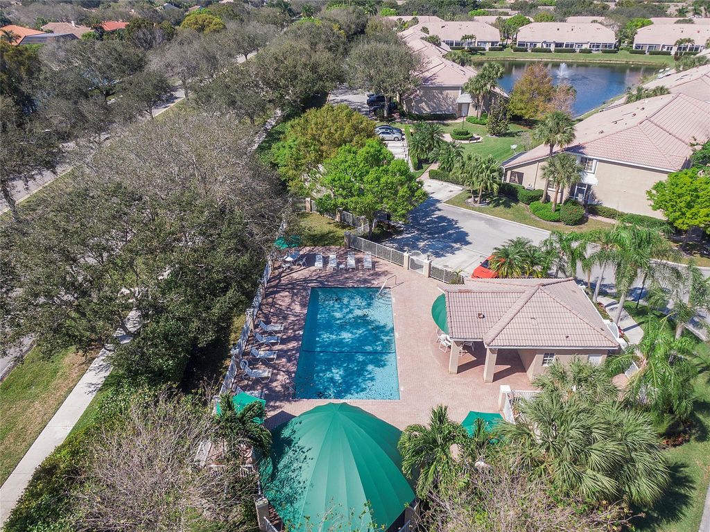 Image 40 of property listing at 7342 NW 62nd Ter, Parkland, FL 33067