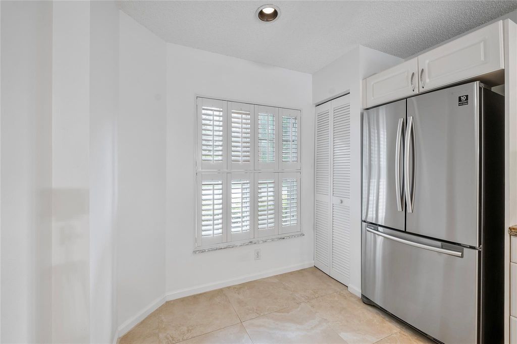 Image 7 of property listing at 7342 NW 62nd Ter, Parkland, FL 33067