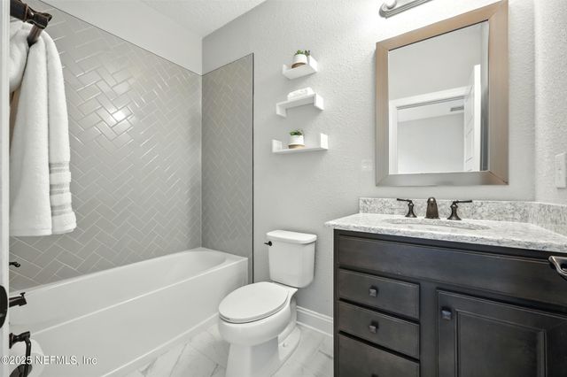 24 TRADEMAN Lane, St. Johns, FL 32259