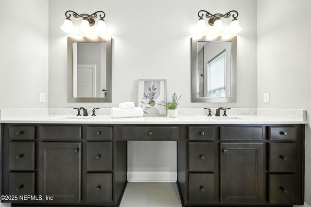 24 TRADEMAN Lane, St. Johns, FL 32259