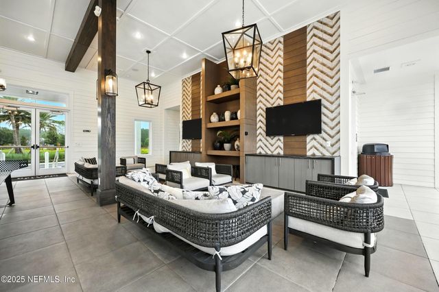 24 TRADEMAN Lane, St. Johns, FL 32259