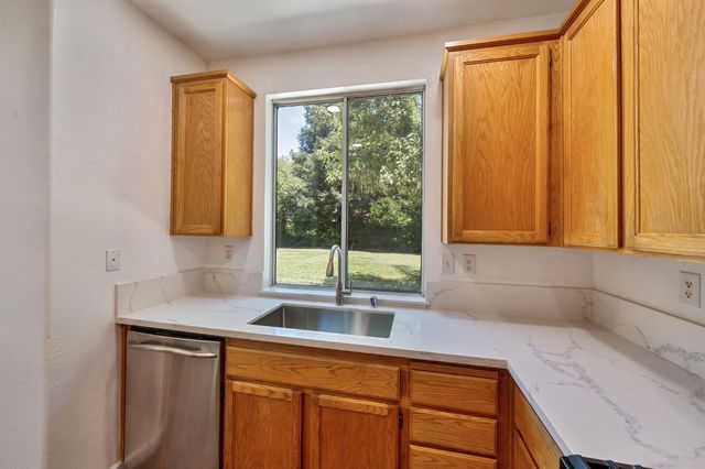 3013 Babson Dr, Elk Grove, CA 95758