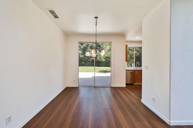 3013 Babson Dr, Elk Grove, CA 95758