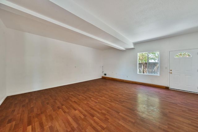 3013 Babson Dr, Elk Grove, CA 95758