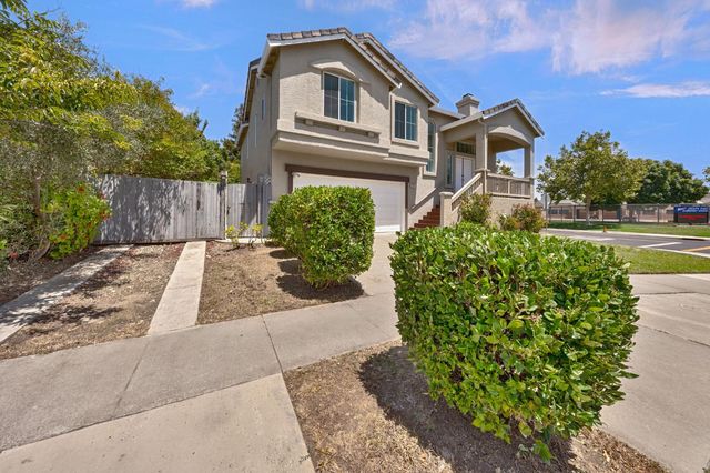 3013 Babson Dr, Elk Grove, CA 95758