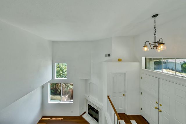 3013 Babson Dr, Elk Grove, CA 95758
