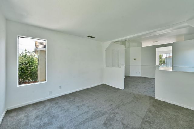 3013 Babson Dr, Elk Grove, CA 95758