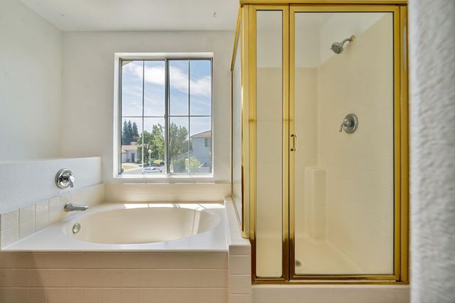 3013 Babson Dr, Elk Grove, CA 95758