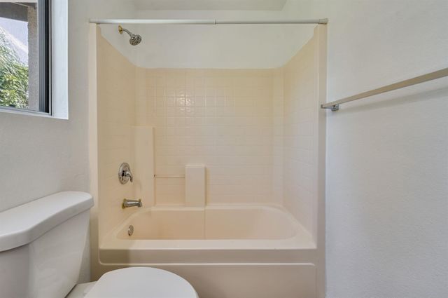 3013 Babson Dr, Elk Grove, CA 95758