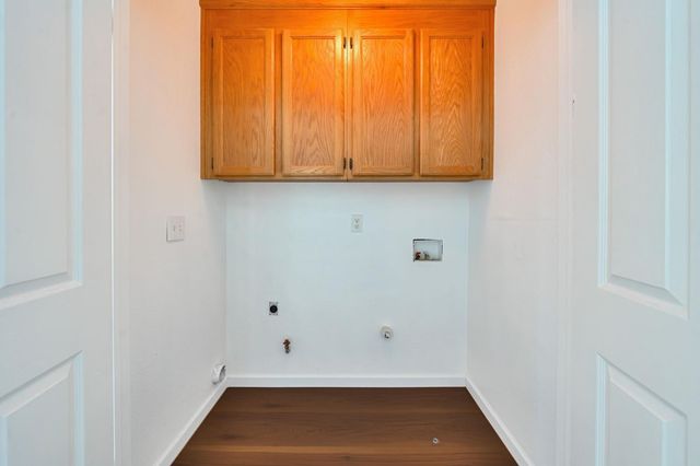 3013 Babson Dr, Elk Grove, CA 95758