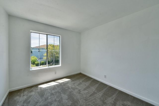 3013 Babson Dr, Elk Grove, CA 95758