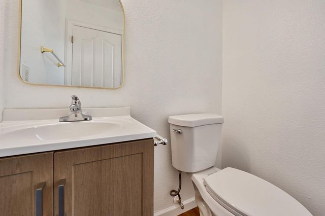 3013 Babson Dr, Elk Grove, CA 95758