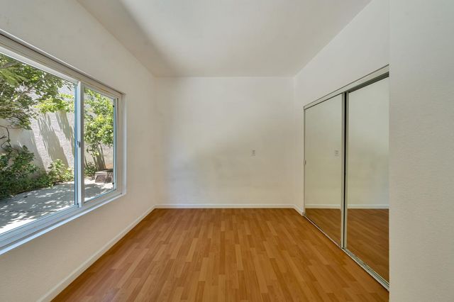 3013 Babson Dr, Elk Grove, CA 95758