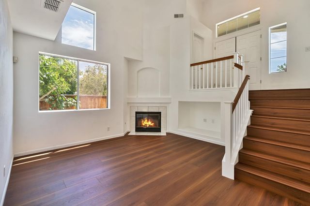 3013 Babson Dr, Elk Grove, CA 95758
