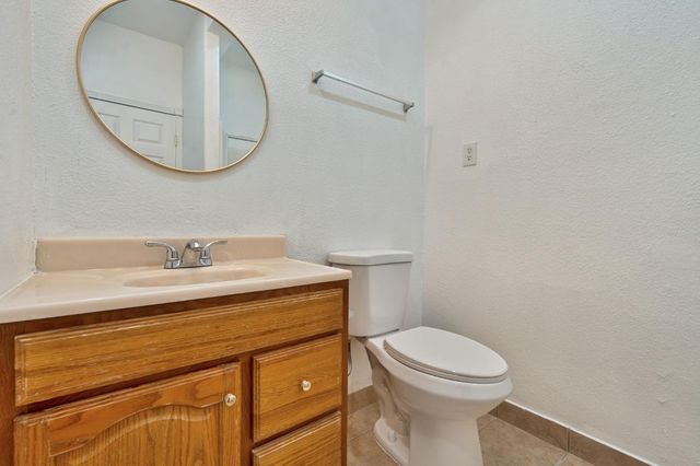 3013 Babson Dr, Elk Grove, CA 95758