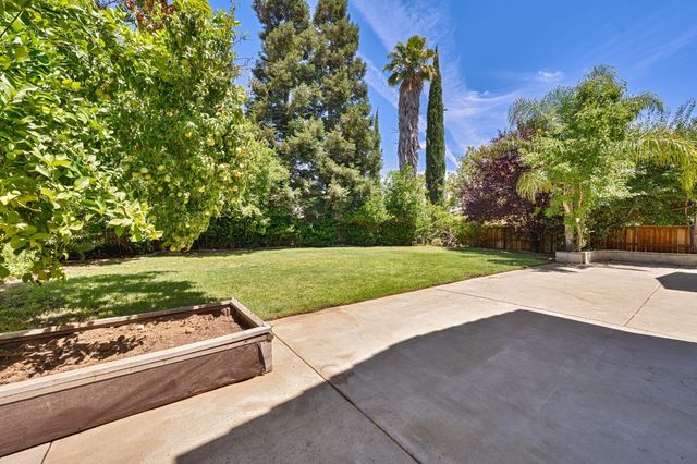 3013 Babson Dr, Elk Grove, CA 95758