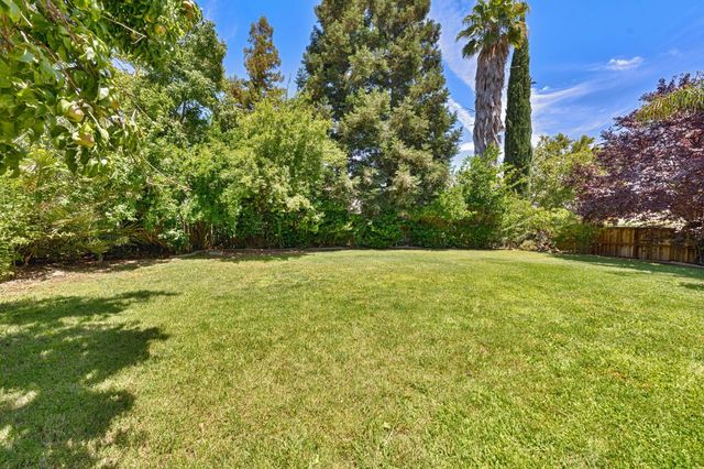 3013 Babson Dr, Elk Grove, CA 95758