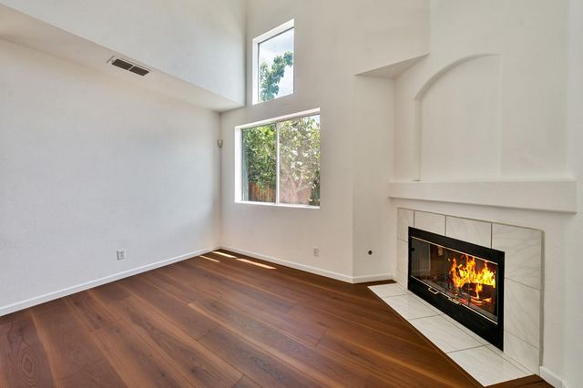 3013 Babson Dr, Elk Grove, CA 95758