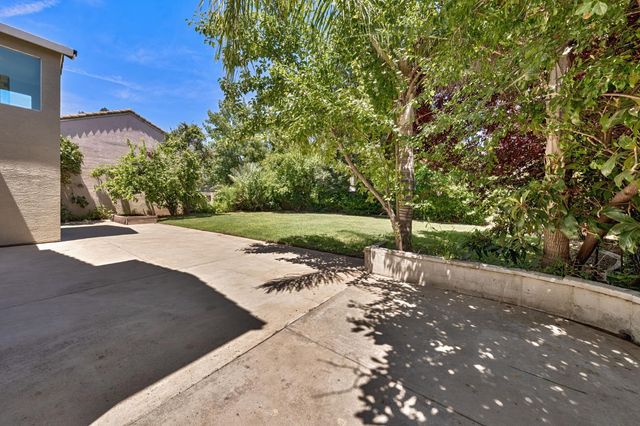 3013 Babson Dr, Elk Grove, CA 95758