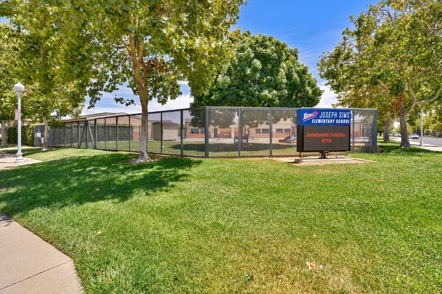3013 Babson Dr, Elk Grove, CA 95758
