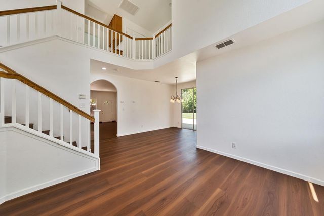 3013 Babson Dr, Elk Grove, CA 95758