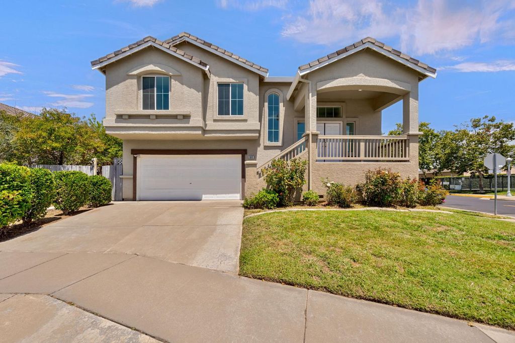 3013 Babson Dr, Elk Grove, CA 95758