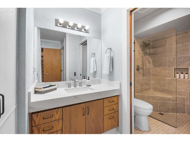 26213 E WELCHES Rd 17, Welches, OR 97067