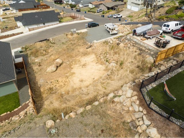 775 BOULDER Loop, Creswell, OR 97426