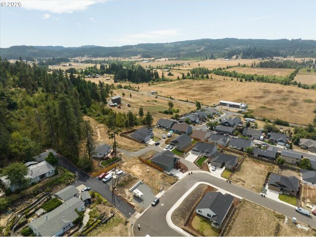 775 BOULDER Loop, Creswell, OR 97426
