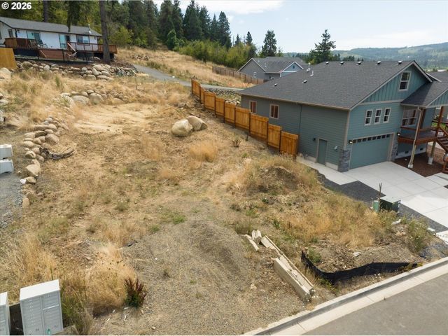 775 BOULDER Loop, Creswell, OR 97426