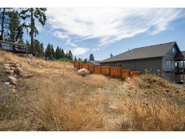 775 BOULDER Loop, Creswell, OR 97426