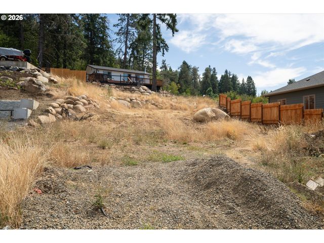 775 BOULDER Loop, Creswell, OR 97426