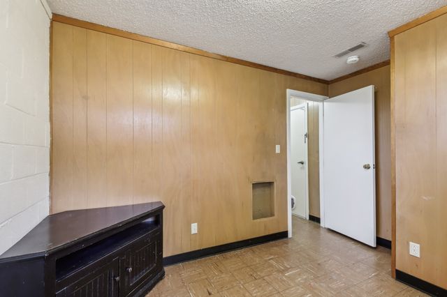 144 Airport Rd, Clarksville, TN 37042