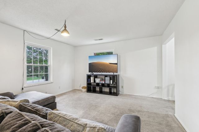 144 Airport Rd, Clarksville, TN 37042