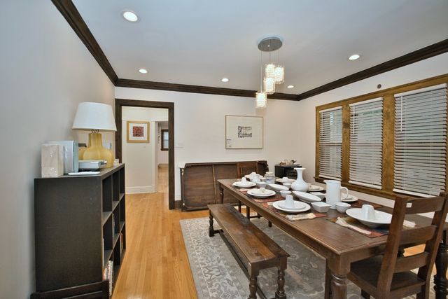2437 W North Shore Avenue 2, Chicago, IL 60645