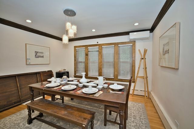 2437 W North Shore Avenue 2, Chicago, IL 60645