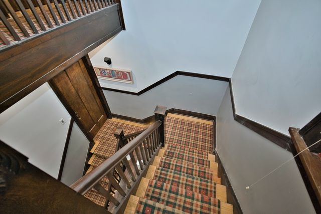 2437 W North Shore Avenue 2, Chicago, IL 60645