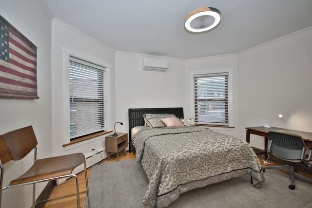 2437 W North Shore Avenue 2, Chicago, IL 60645