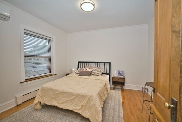 2437 W North Shore Avenue 2, Chicago, IL 60645
