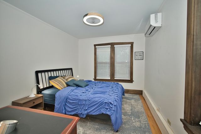 2437 W North Shore Avenue 2, Chicago, IL 60645