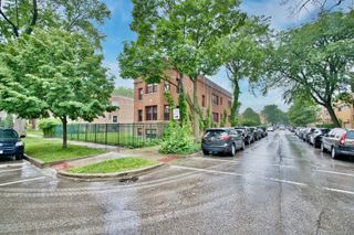 2437 W North Shore Avenue 2, Chicago, IL 60645