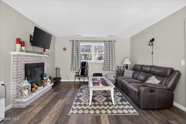 2158 Robinwood Avenue, Rotterdam, NY 12306