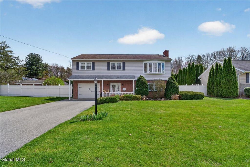 2158 Robinwood Avenue, Rotterdam, NY 12306