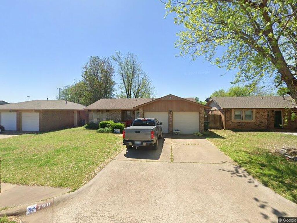 700 Robin Hill Road, Edmond, OK 73003