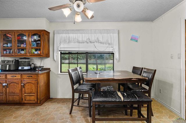 1404 Briarwood Trail, Henderson, TX 75654