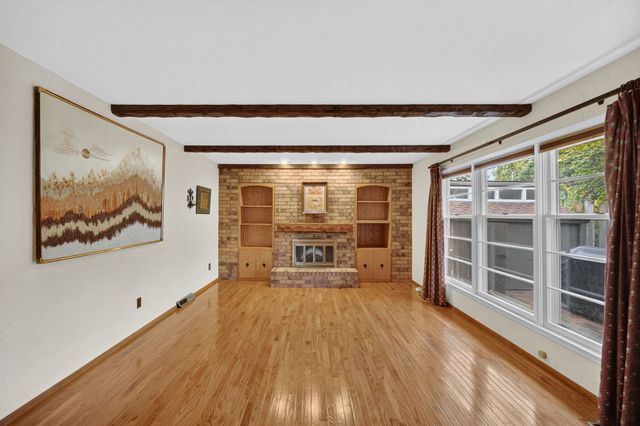 4521 Aurora Avenue, Des Moines, IA 50310